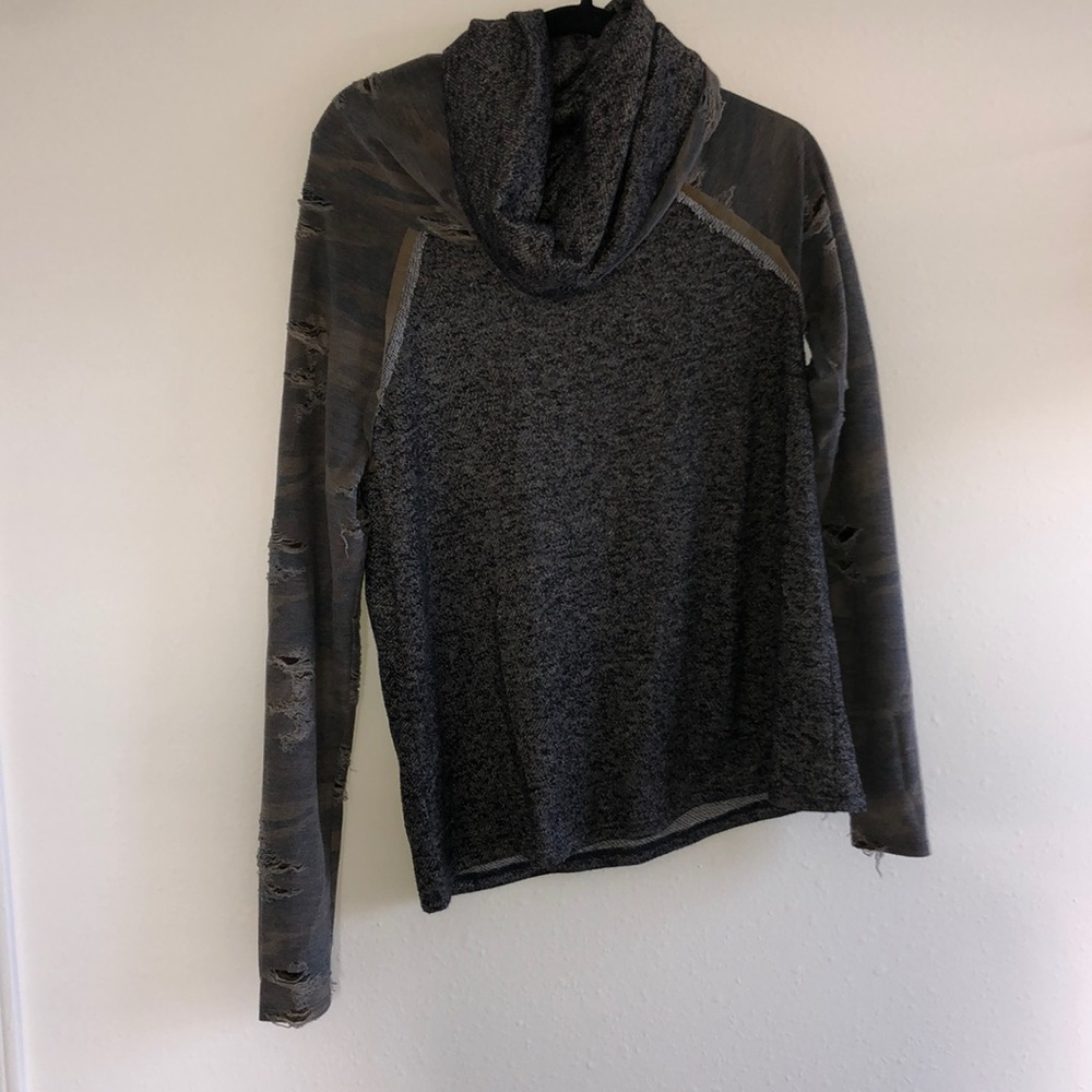 Distressed top